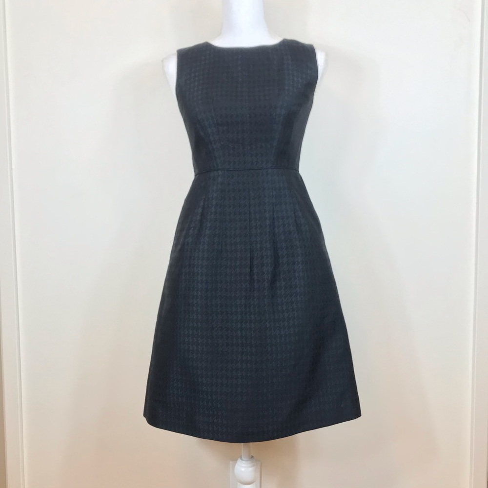 Silk blend Banana Republic Dress w/pockets